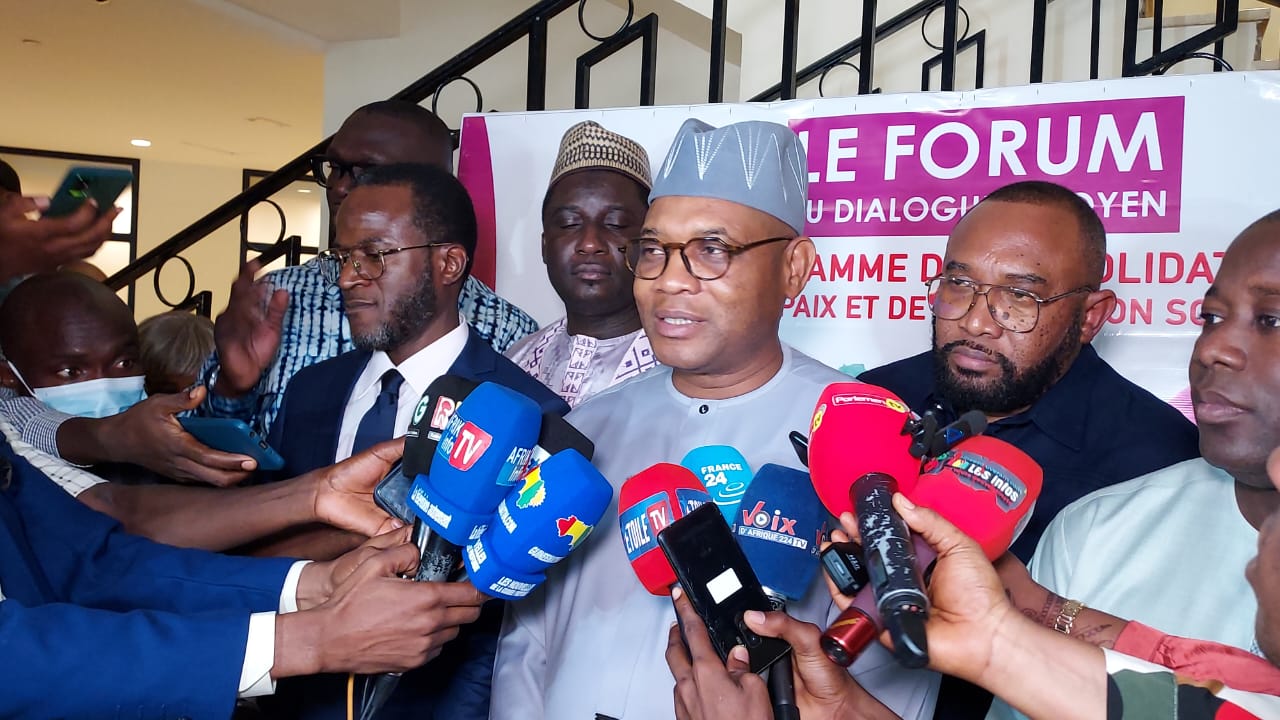 Un forum du dialogue citoyen, initié par Dr Sékou Kouréissy Condé, s'est ouvert ce lundi 25 février 2025 à Conakry, rassemblant divers acteurs sociopolitiques et professionnels autour de la paix et de la cohésion nationale.