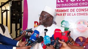 Un forum du dialogue citoyen, initié par Dr Sékou Kouréissy Condé, s'est ouvert ce lundi 25 février 2025 à Conakry, rassemblant divers acteurs sociopolitiques et professionnels autour de la paix et de la cohésion nationale.