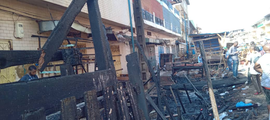 Grand marché de Madina : plusieurs magasins de stockage partis en fumée suite à un incendie