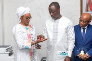 Passation de service au ministère du budget: la cheffe de cabinet M'mahawa Touré passe le témoin à sa successeur Nana Youssef Teninké