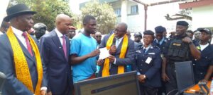 Dixinn : la procédure de délivrance de la carte d'identité gratuite lancée