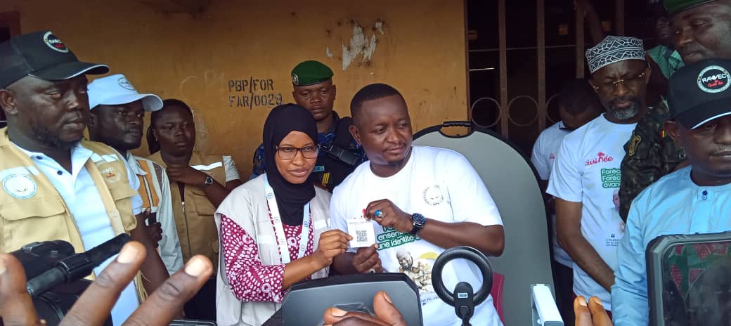 Forécariah : lancement de l’enrôlement biométrique à Pamelap, les autorités locales interpellent le ministre Moussa Moïse Sylla 